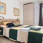 Jupiter 1 Bed Sea View